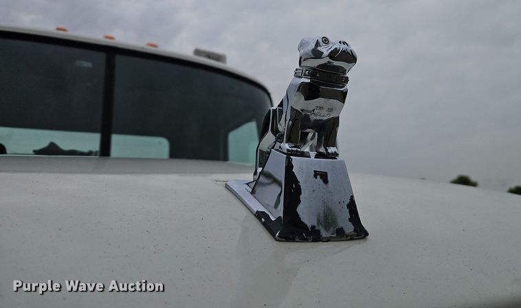 image for item EI3766 2015 Mack CHU613 semi truck