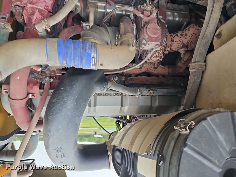 image for item EI3766 2015 Mack CHU613 semi truck