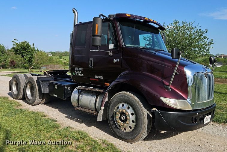 image for item EI3791 2007 International  8600 semi truck