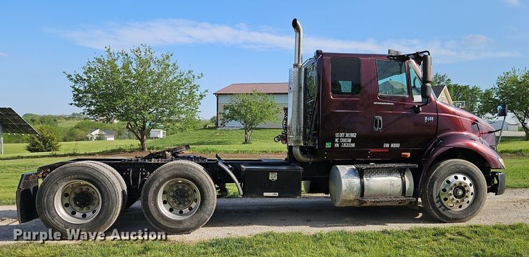 image for item EI3791 2007 International  8600 semi truck