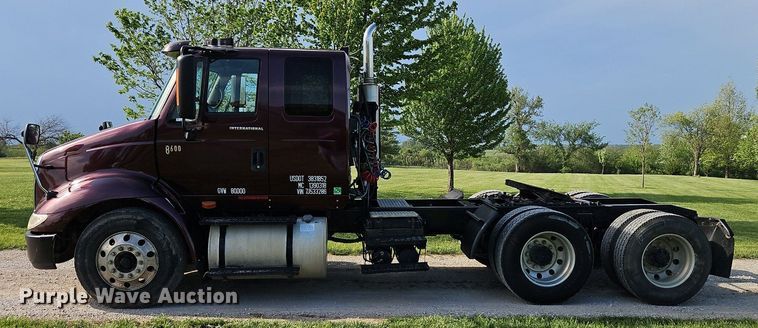 image for item EI3791 2007 International  8600 semi truck