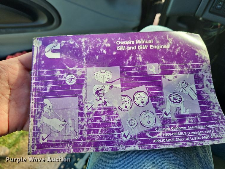 image for item EI3791 2007 International  8600 semi truck