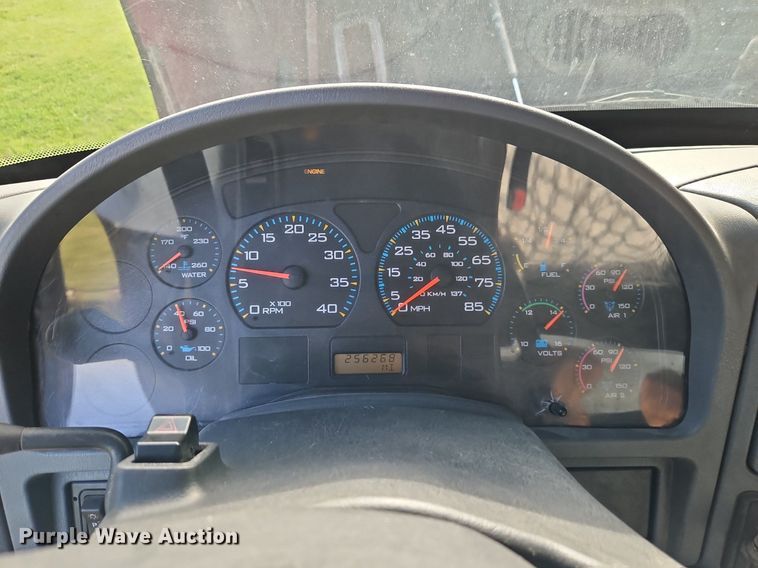 image for item EI3791 2007 International  8600 semi truck