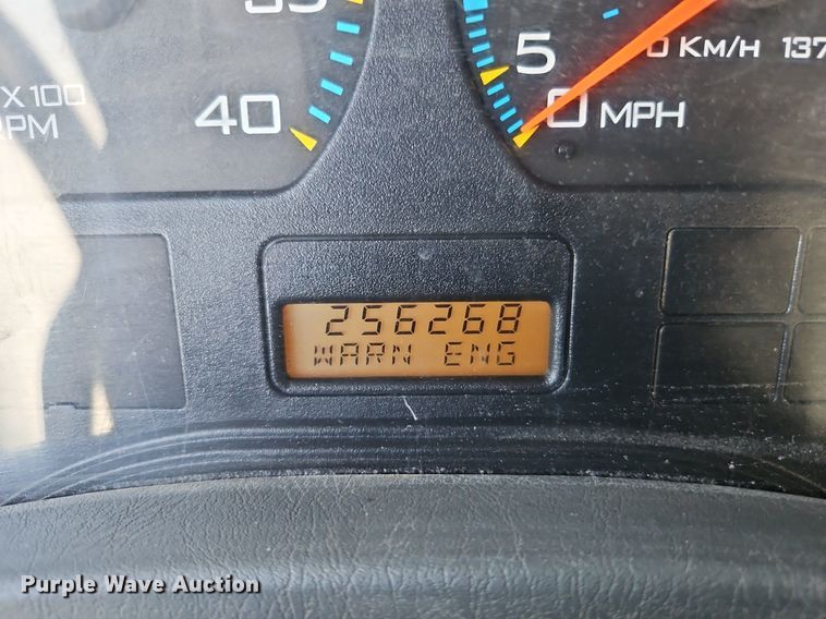 image for item EI3791 2007 International  8600 semi truck