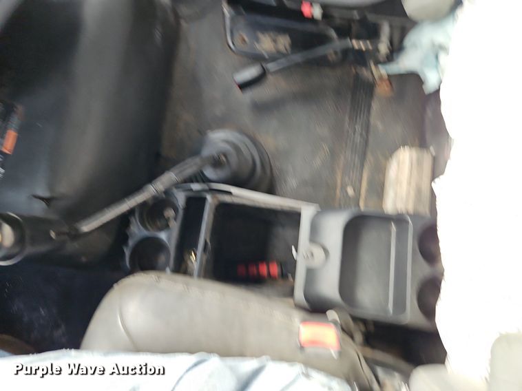 image for item EI3791 2007 International  8600 semi truck