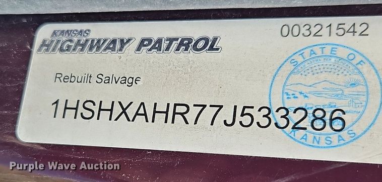 image for item EI3791 2007 International  8600 semi truck