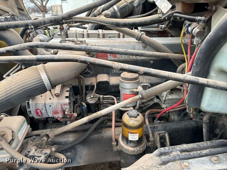 image for item EJ0287 2007 Freightliner Columbia semi truck