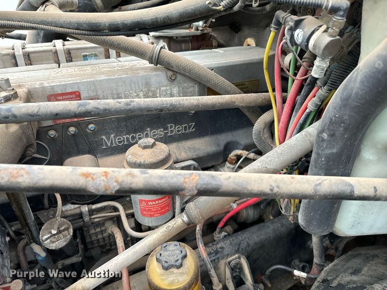 image for item EJ0287 2007 Freightliner Columbia semi truck