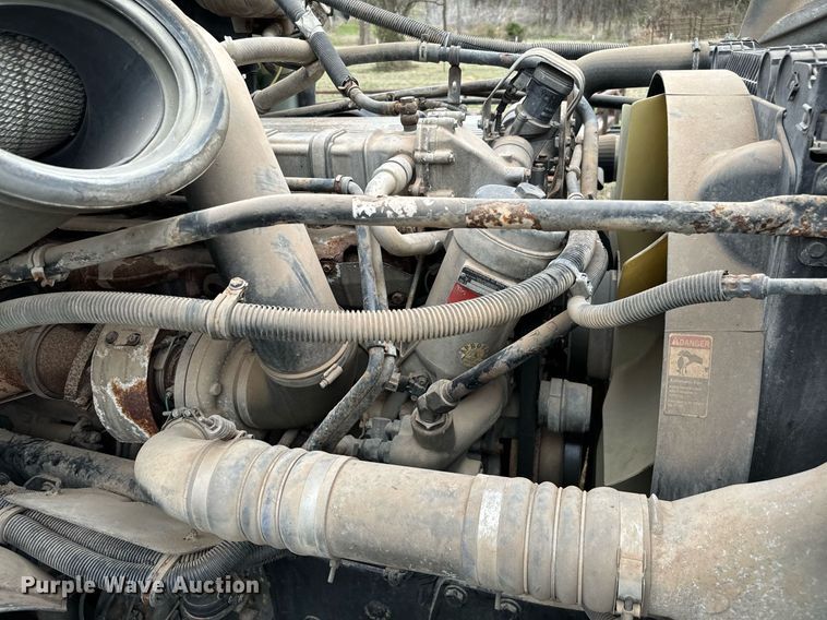 image for item EJ0287 2007 Freightliner Columbia semi truck