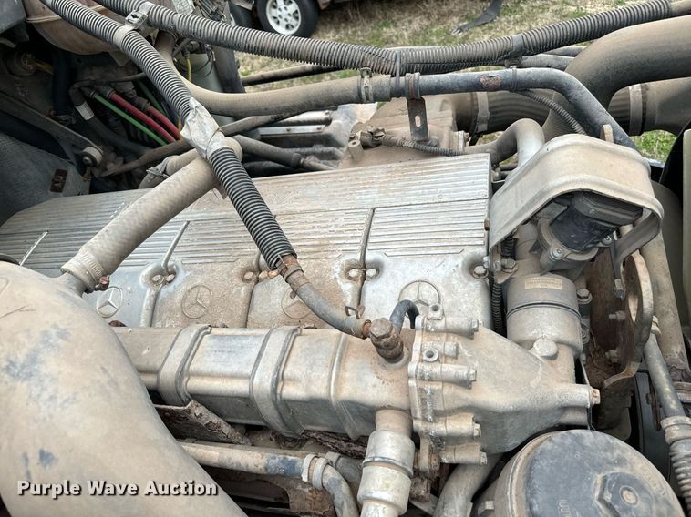 image for item EJ0287 2007 Freightliner Columbia semi truck