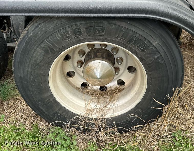 image for item EJ0287 2007 Freightliner Columbia semi truck