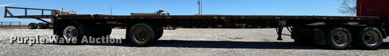 image for item EJ0554 1999 Daco flatbed trailer