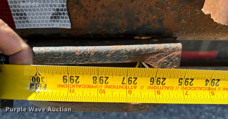 image for item EJ0554 1999 Daco flatbed trailer