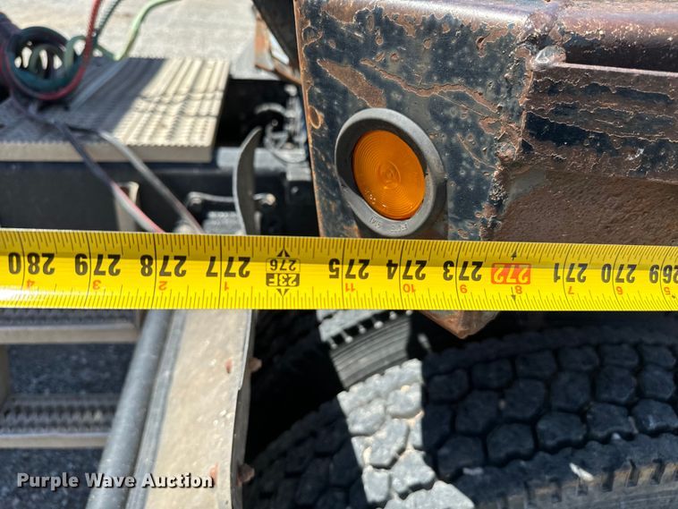 image for item EJ0554 1999 Daco flatbed trailer