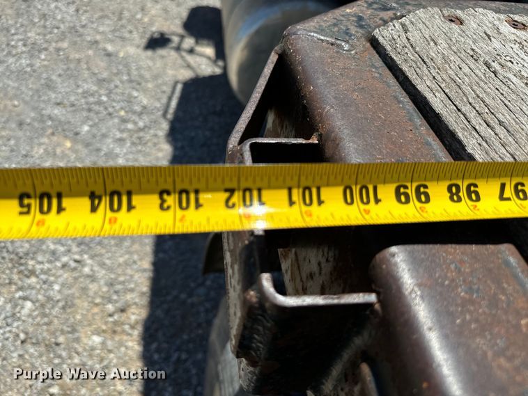 image for item EJ0554 1999 Daco flatbed trailer