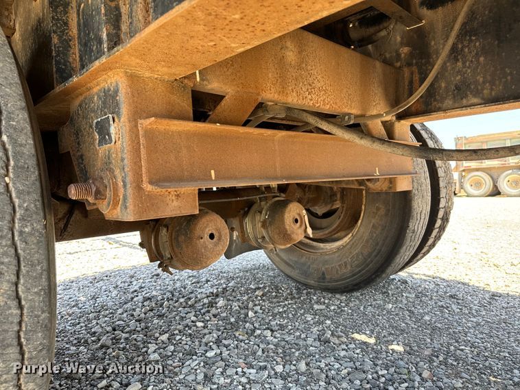 image for item EJ0554 1999 Daco flatbed trailer