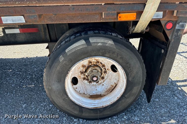 image for item EJ0554 1999 Daco flatbed trailer