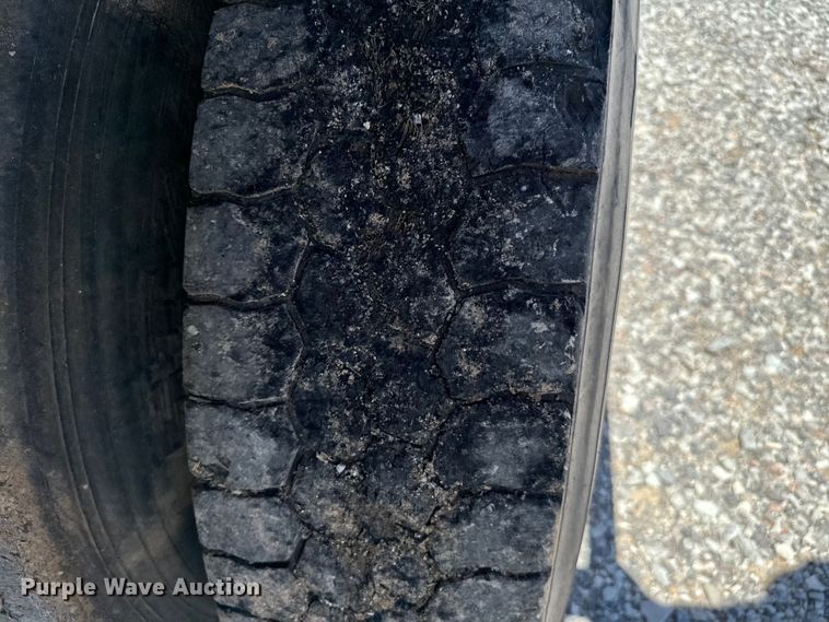 image for item EJ0554 1999 Daco flatbed trailer