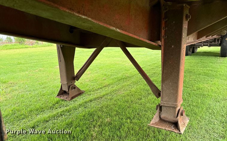 image for item EJ0579 1980 Aztec flatbed trailer