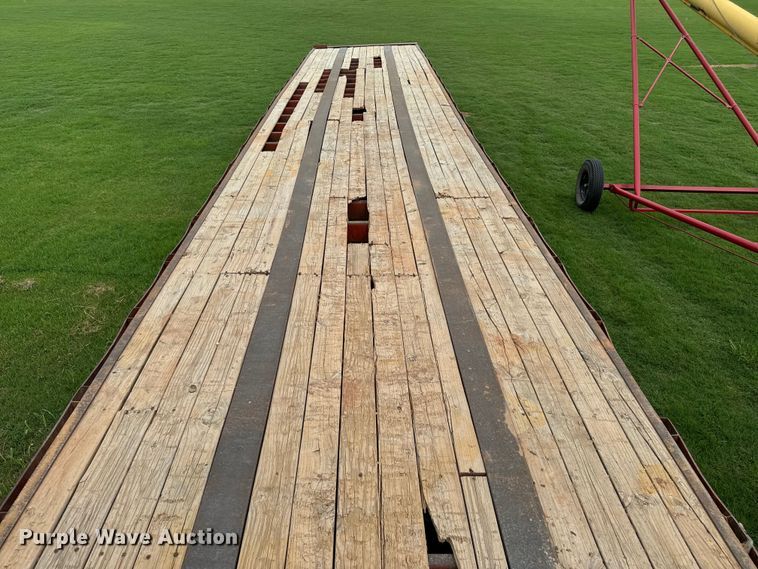 image for item EJ0579 1980 Aztec flatbed trailer