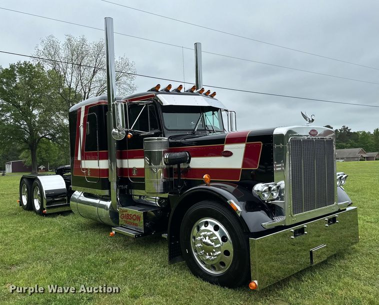 image for item EJ0596 1986 Peterbilt 359 semi truck