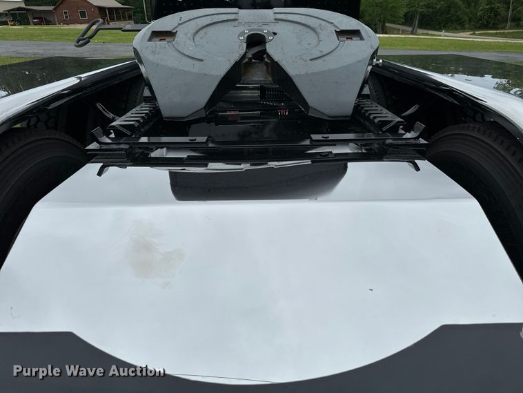 image for item EJ0596 1986 Peterbilt 359 semi truck