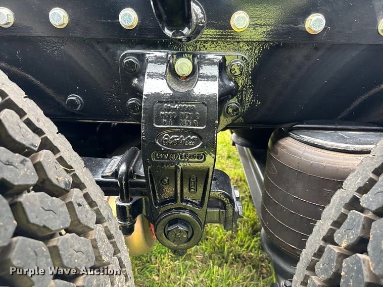 image for item EJ0596 1986 Peterbilt 359 semi truck