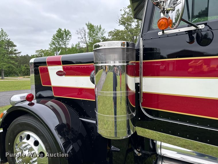 image for item EJ0596 1986 Peterbilt 359 semi truck
