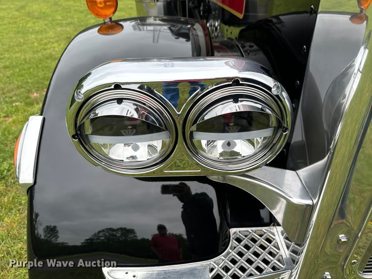 image for item EJ0596 1986 Peterbilt 359 semi truck