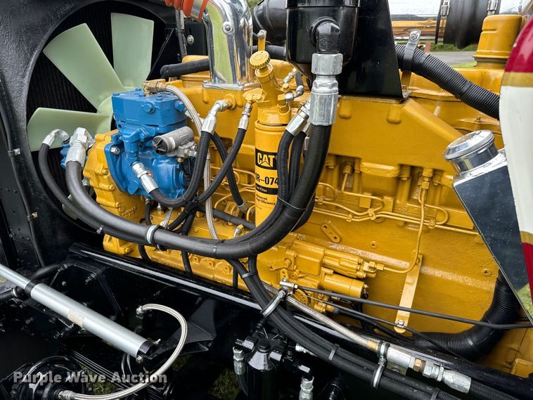 image for item EJ0596 1986 Peterbilt 359 semi truck