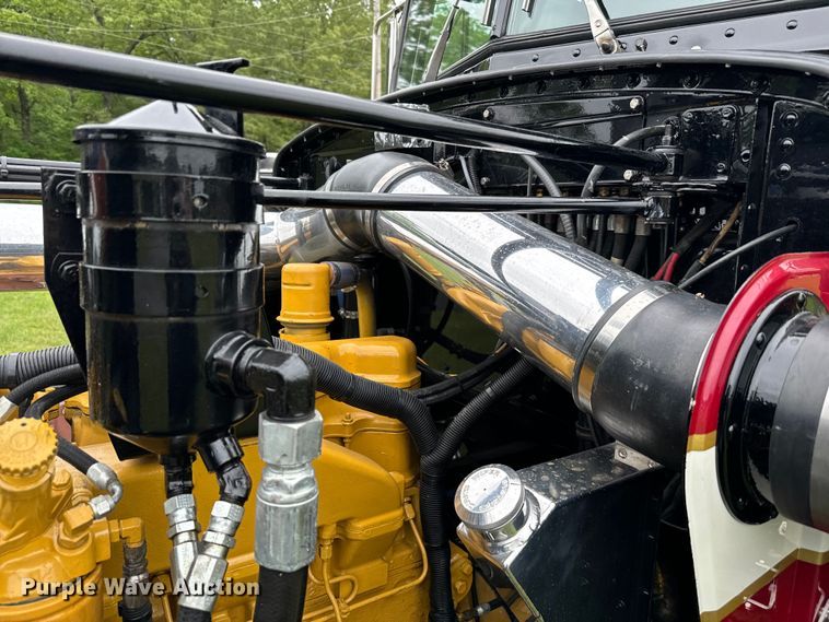 image for item EJ0596 1986 Peterbilt 359 semi truck