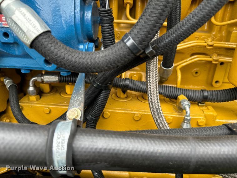 image for item EJ0596 1986 Peterbilt 359 semi truck