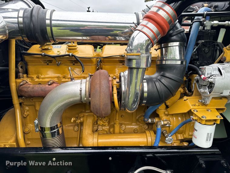 image for item EJ0596 1986 Peterbilt 359 semi truck