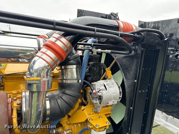 image for item EJ0596 1986 Peterbilt 359 semi truck