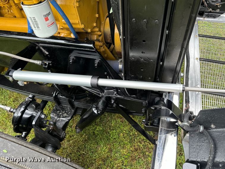 image for item EJ0596 1986 Peterbilt 359 semi truck