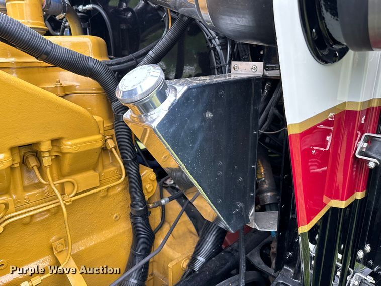 image for item EJ0596 1986 Peterbilt 359 semi truck