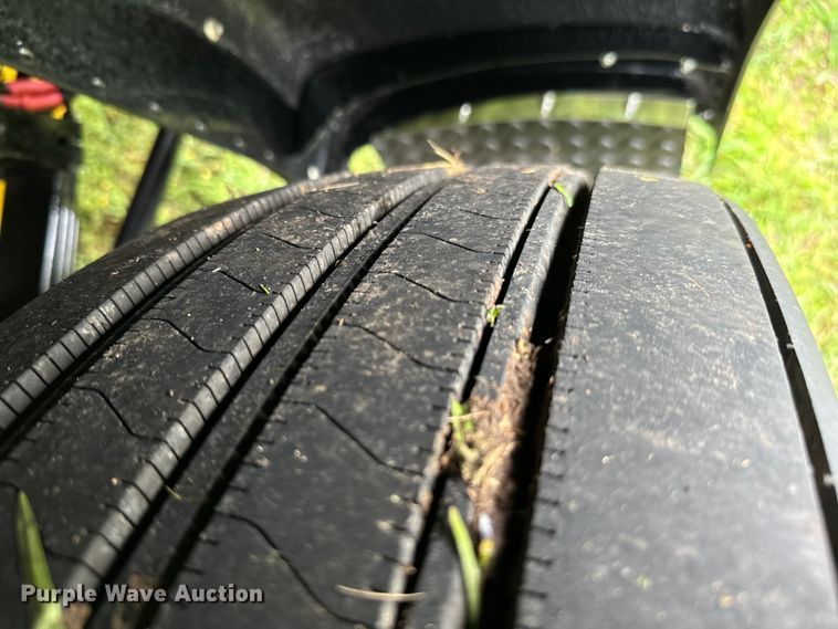 image for item EJ0596 1986 Peterbilt 359 semi truck