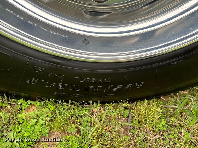 image for item EJ0596 1986 Peterbilt 359 semi truck