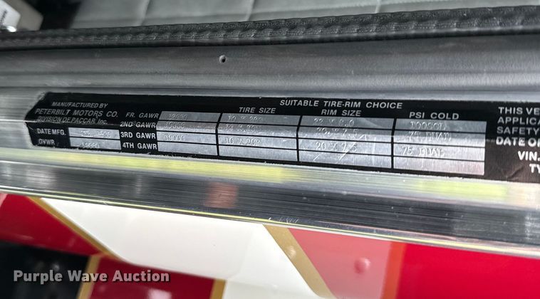 image for item EJ0596 1986 Peterbilt 359 semi truck