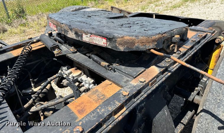 image for item EJ0608 2003 Western Star semi truck