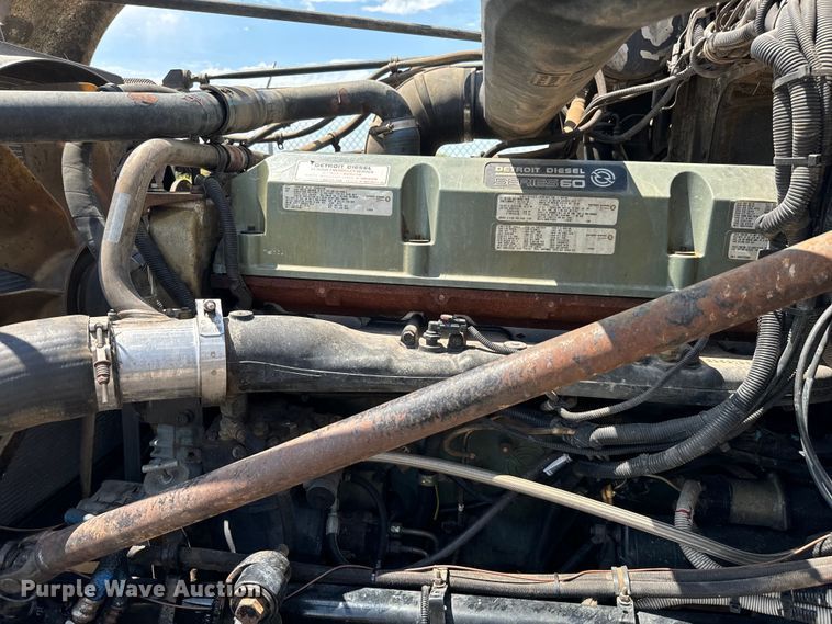 image for item EJ0608 2003 Western Star semi truck