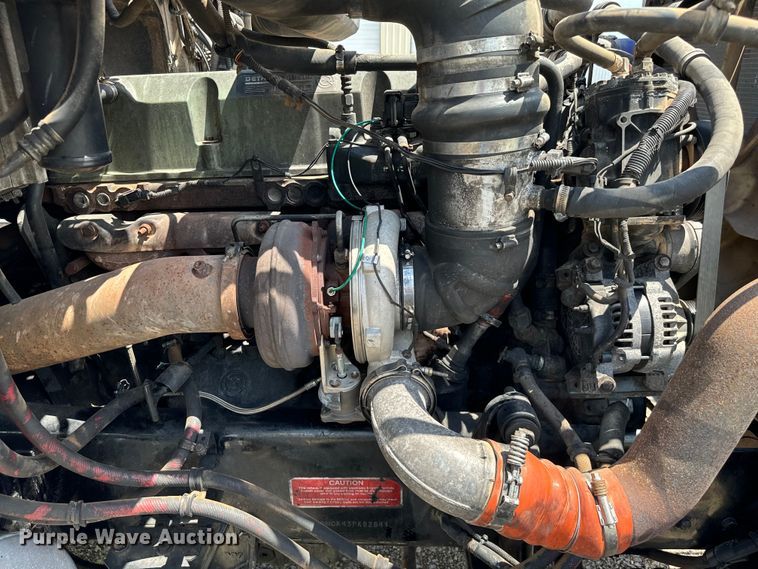 image for item EJ0608 2003 Western Star semi truck