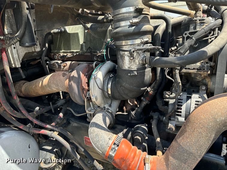 image for item EJ0608 2003 Western Star semi truck