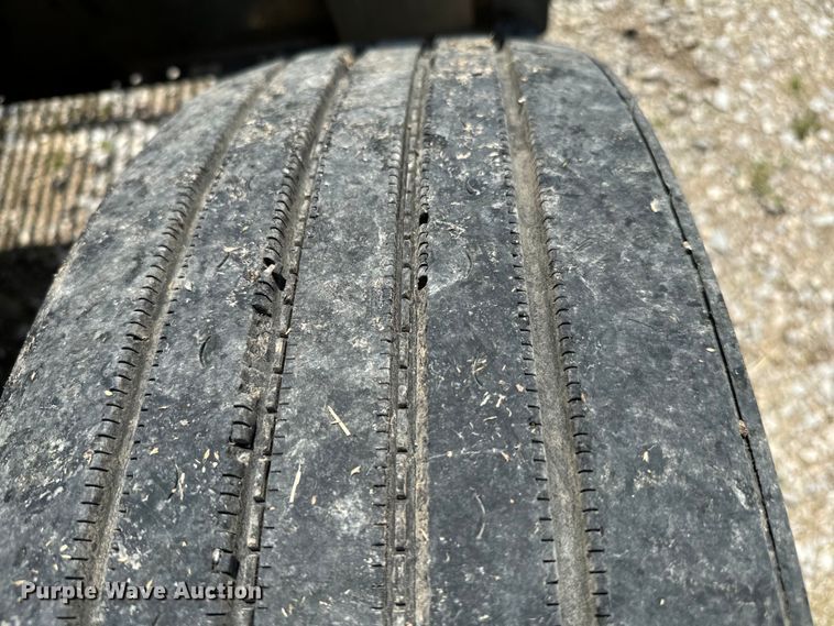 image for item EJ0608 2003 Western Star semi truck