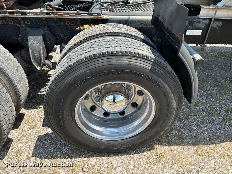 image for item EJ0608 2003 Western Star semi truck