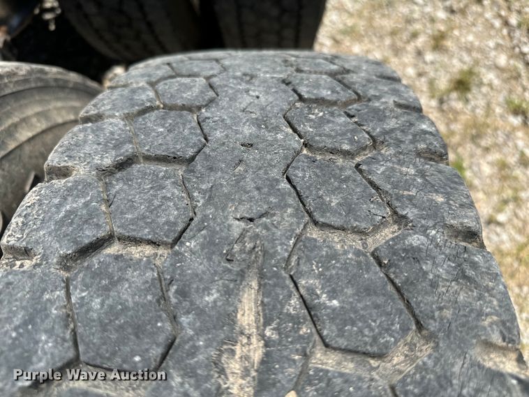 image for item EJ0608 2003 Western Star semi truck