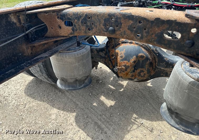 image for item EJ2684 2017 Freightliner  Business Class M2 truck cab and chassis