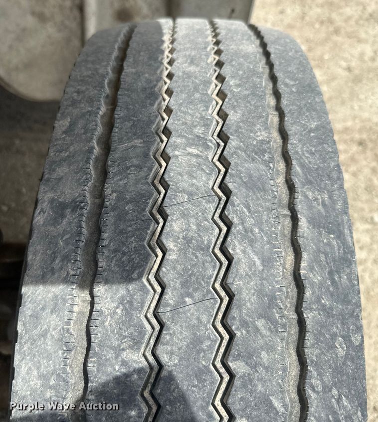 image for item EJ2684 2017 Freightliner  Business Class M2 truck cab and chassis