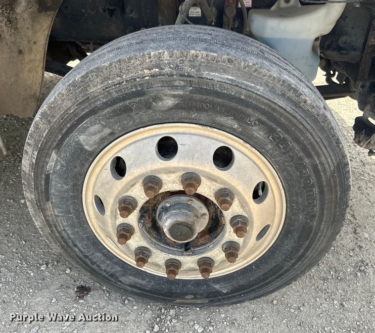 image for item EJ2684 2017 Freightliner  Business Class M2 truck cab and chassis