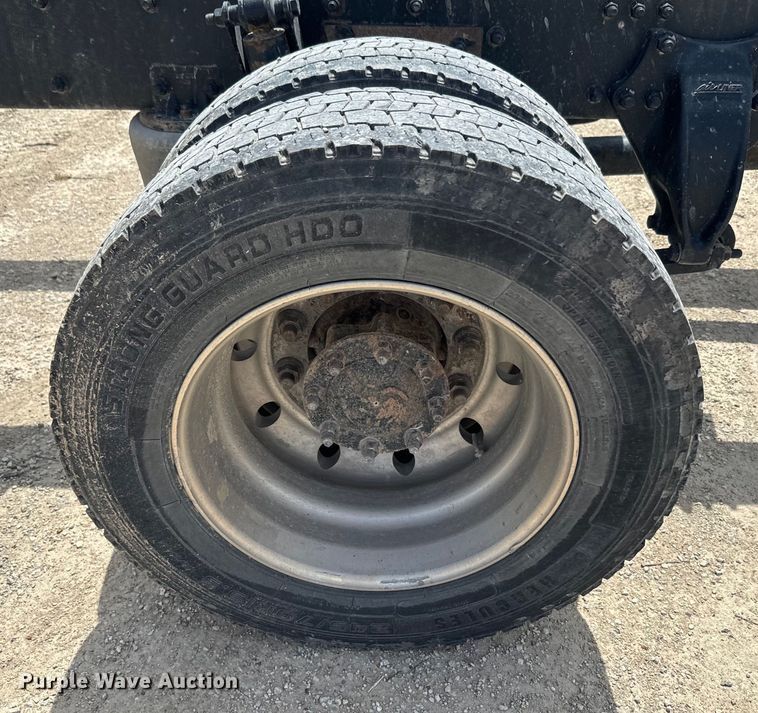 image for item EJ2684 2017 Freightliner  Business Class M2 truck cab and chassis